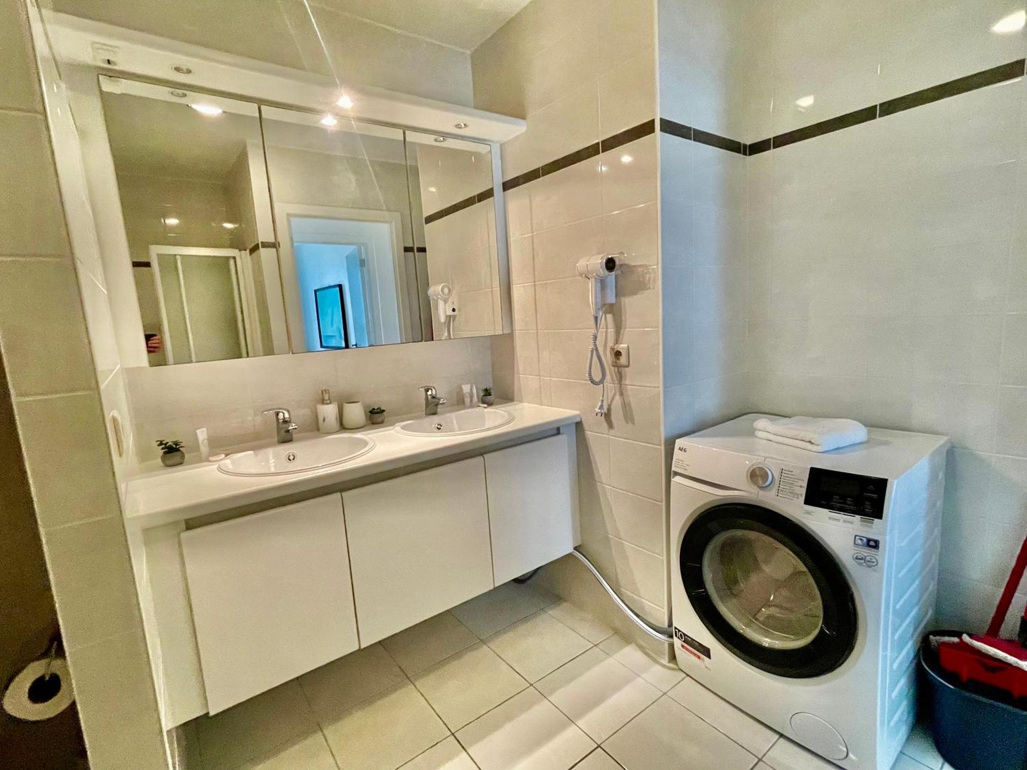 3Br Zeedijk Apartment Ocean View Blankenberge Exterior photo
